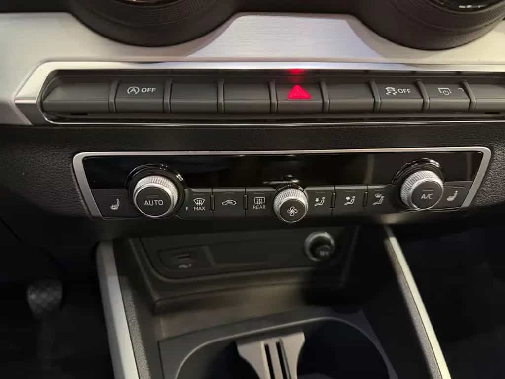 Audi Q2 35 TFSI SPORT LED+NAV+SHZ+PDC+GRA+AHK+APP+SRA 01/2019-photo-18