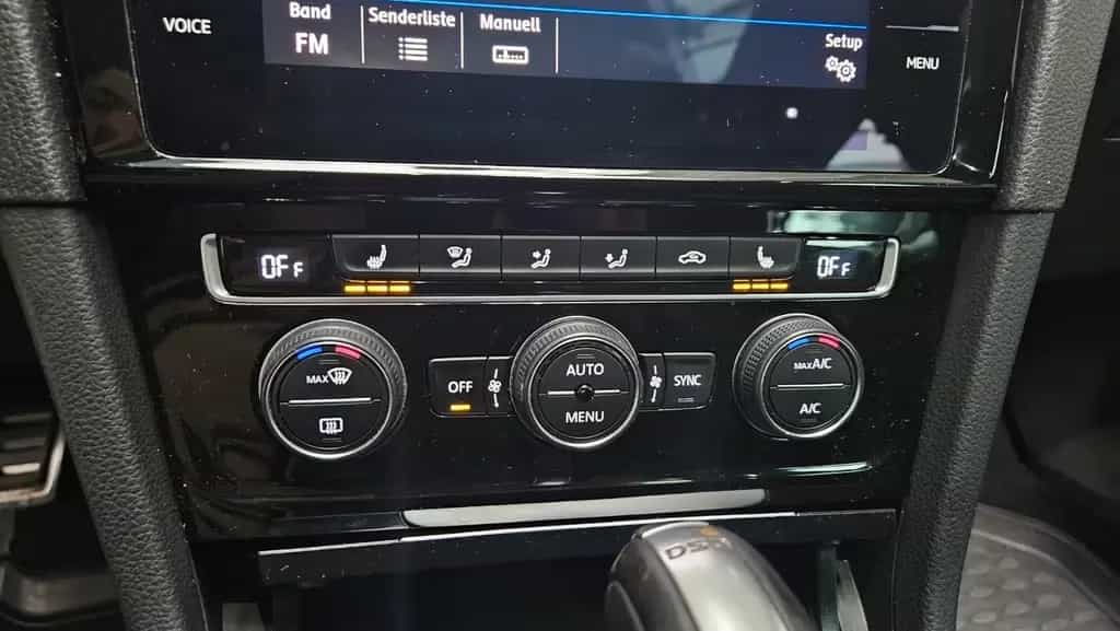 Volkswagen Golf VII Variant Highl DSG R-Line Panorama Navi 08/2018-photo-23