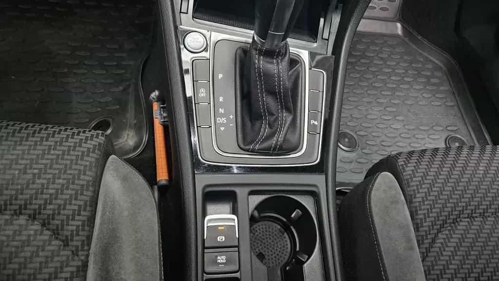 Volkswagen Golf VII Variant Highl DSG R-Line Panorama Navi 08/2018-photo-25