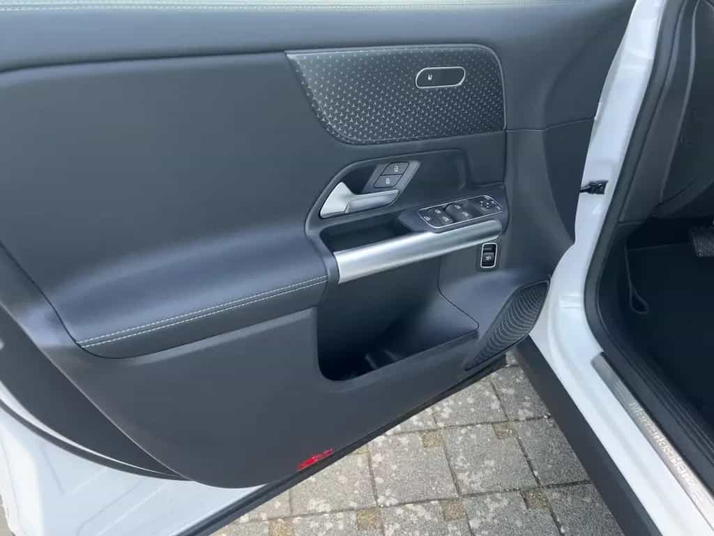 Mercedes-Benz GLA 250 4MATIC LED/Keyless-Go/MBUX/CarPlay/Navi 02/2024-photo-12