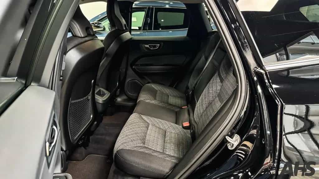 Volvo XC60 Core AWD B4 Diesel Automatik ACC LED Kamera 11/2022-photo-17