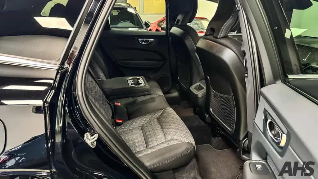 Volvo XC60 Core AWD B4 Diesel Automatik ACC LED Kamera 11/2022-photo-19