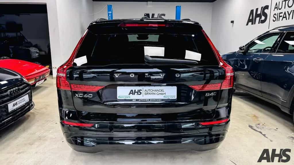 Volvo XC60 Core AWD B4 Diesel Automatik ACC LED Kamera 11/2022-photo-2