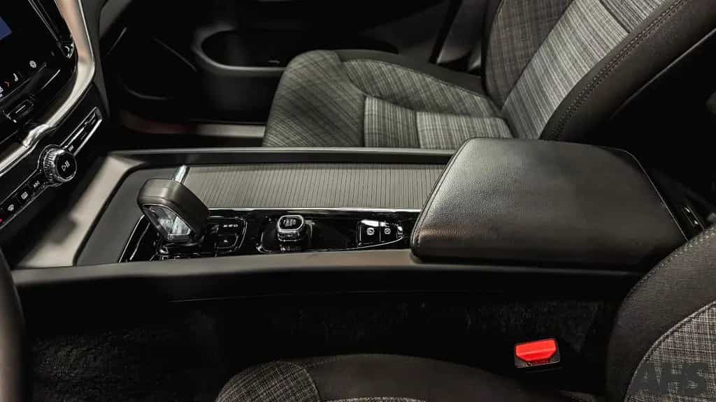Volvo XC60 Core AWD B4 Diesel Automatik ACC LED Kamera 11/2022-photo-32