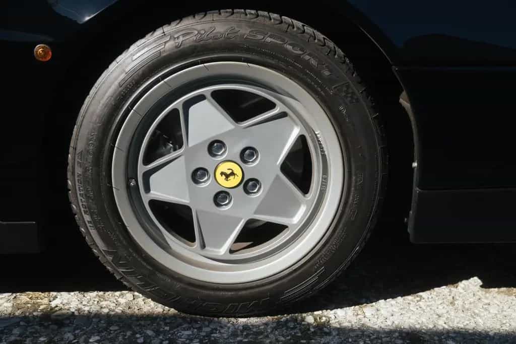 Ferrari **BRD-Auslieferung/perfekter Zustand/8.927km** 02/1990-photo-41
