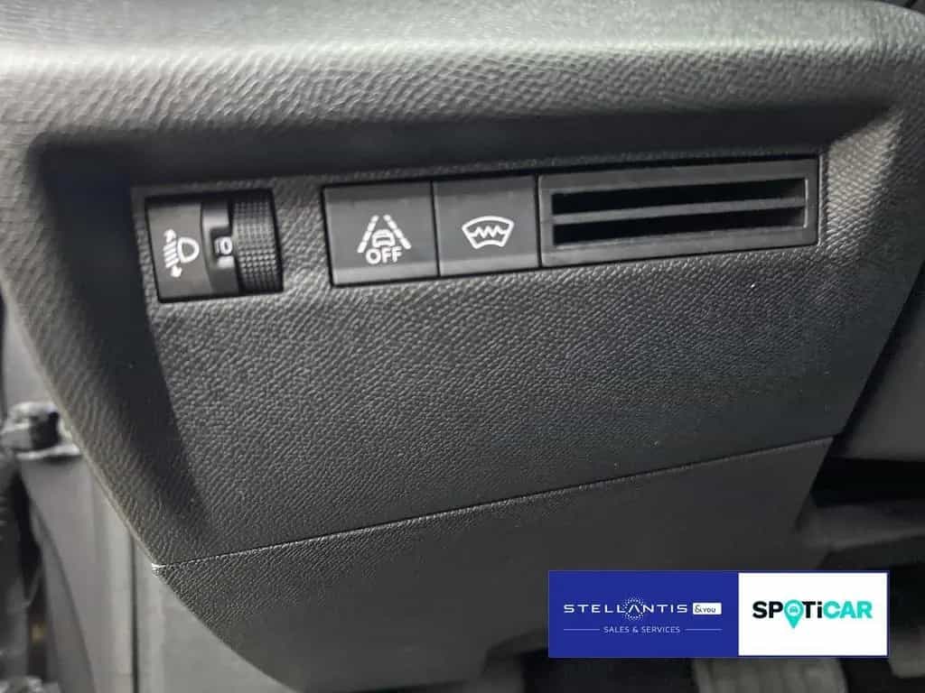 Citroën C4 1,2 Pure Tech 130 Plus 03/2024-photo-12