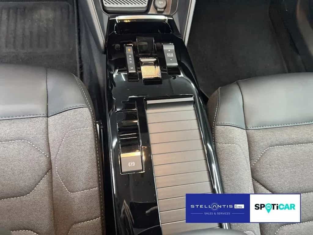 Citroën C4 1,2 Pure Tech 130 Plus 03/2024-photo-16