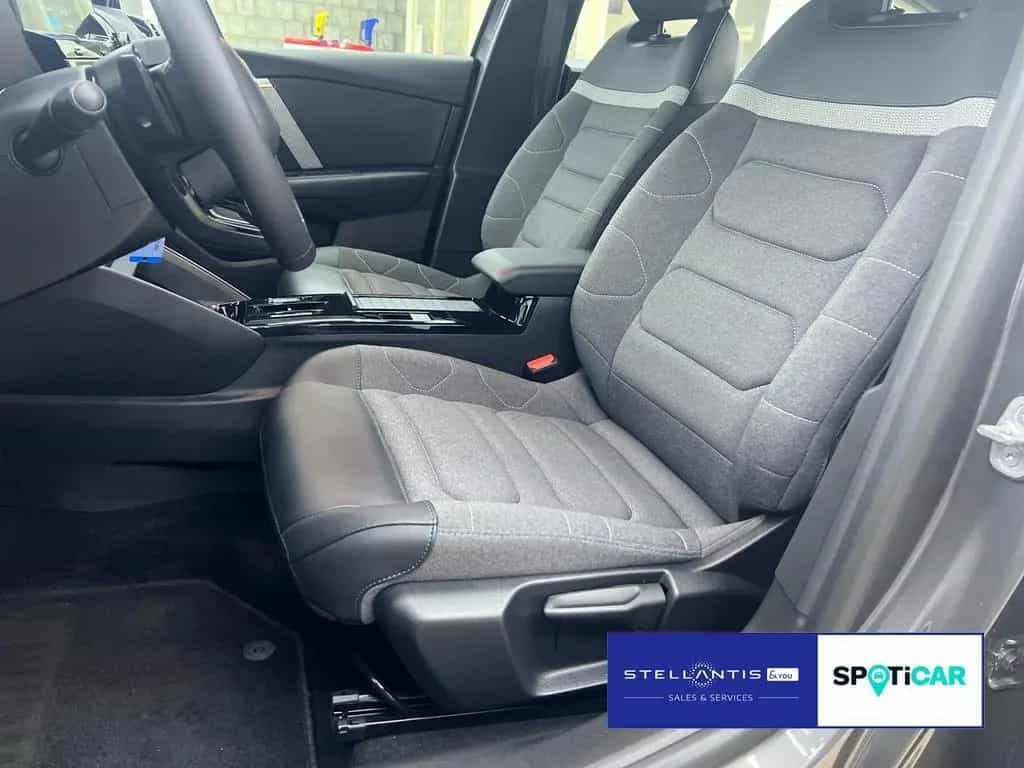 Citroën C4 1,2 Pure Tech 130 Plus 03/2024-photo-8