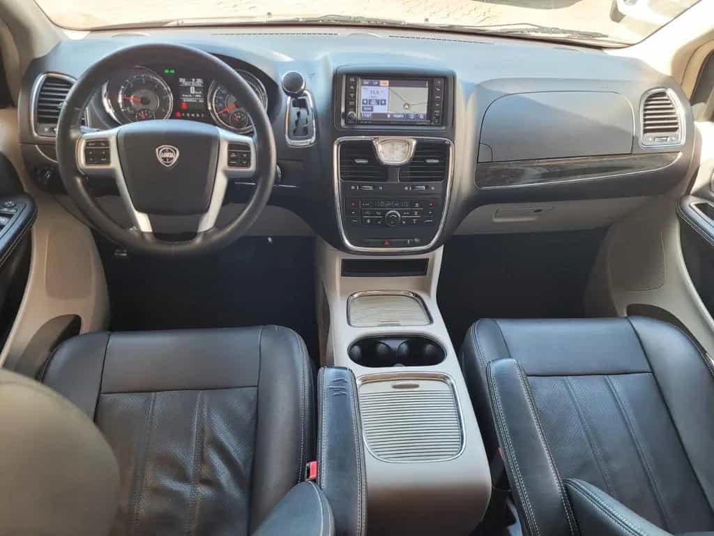 Lancia Voyager Gold*XENON*LEDER*NAVI*EL.SCHIEBTÜREN 05/2012-photo-16