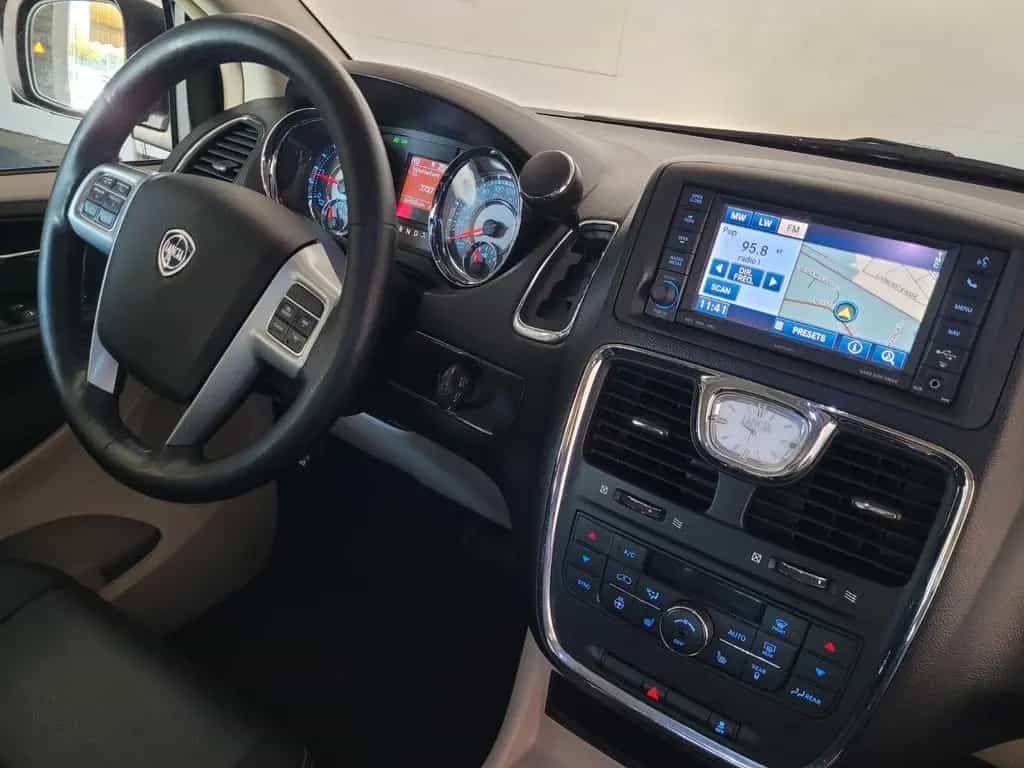 Lancia Voyager Gold*XENON*LEDER*NAVI*EL.SCHIEBTÜREN 05/2012-photo-19