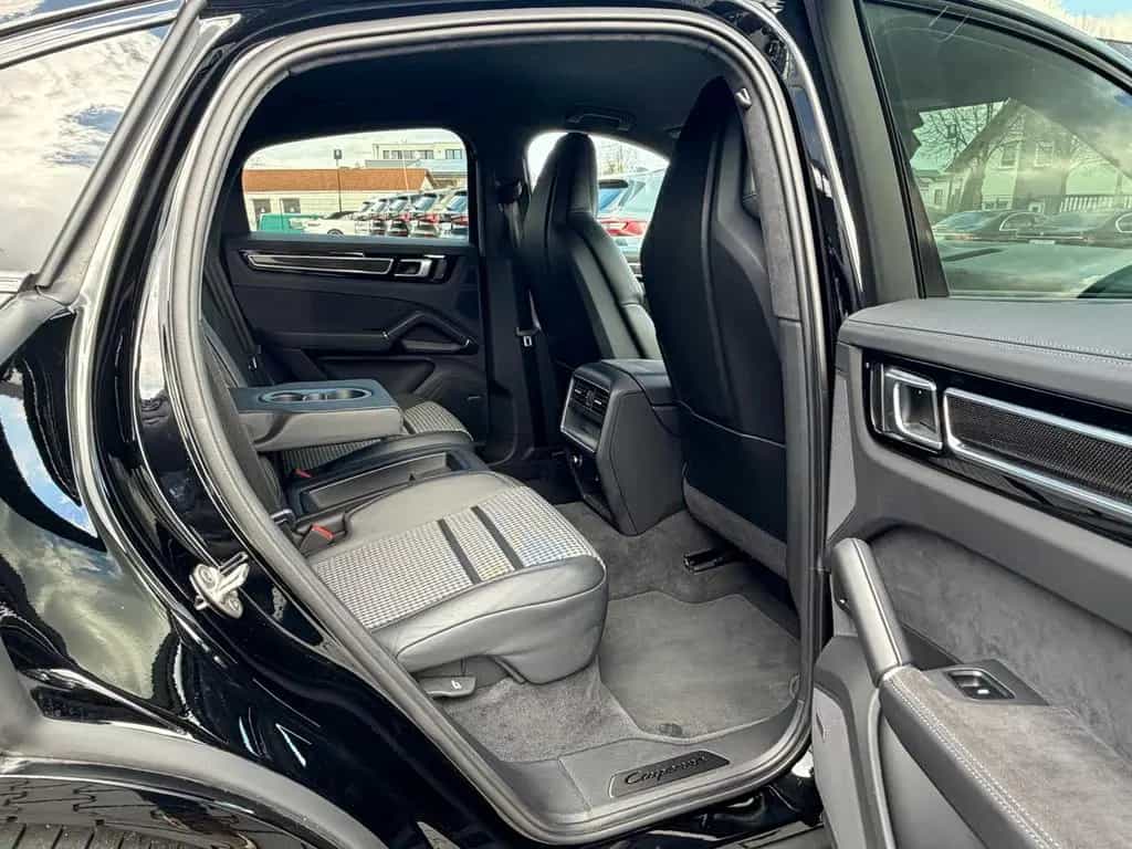 Porsche Cayenne 08/2023-photo-11