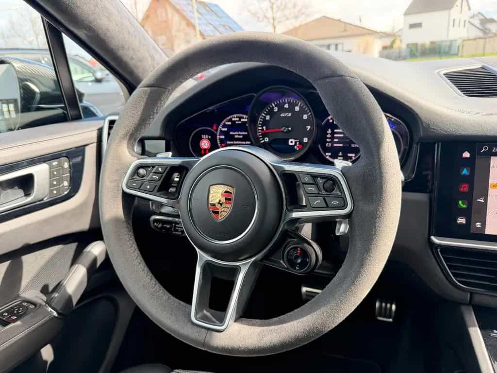 Porsche Cayenne 08/2023-photo-19