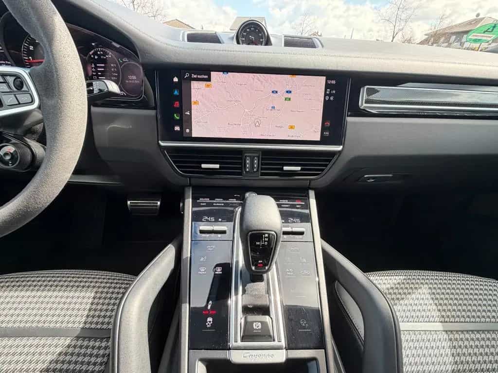 Porsche Cayenne 08/2023-photo-20
