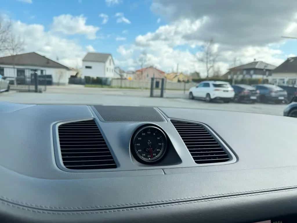 Porsche Cayenne 08/2023-photo-21