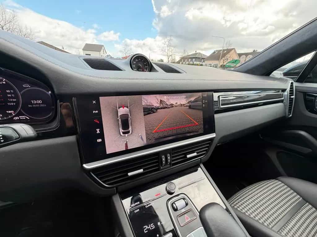 Porsche Cayenne 08/2023-photo-24