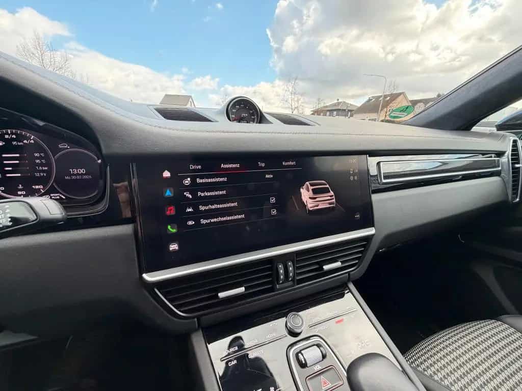 Porsche Cayenne 08/2023-photo-26