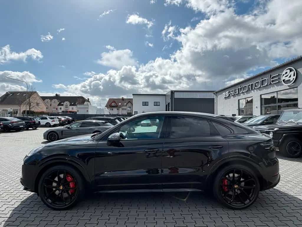 Porsche Cayenne 08/2023-photo-2