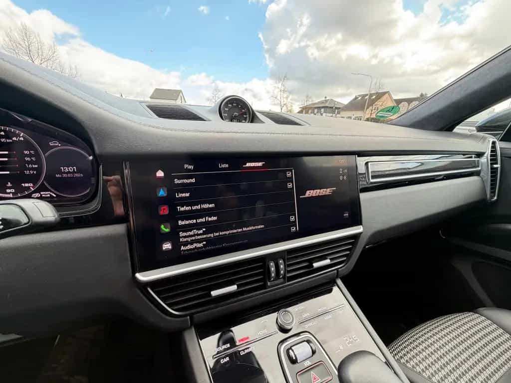 Porsche Cayenne 08/2023-photo-30