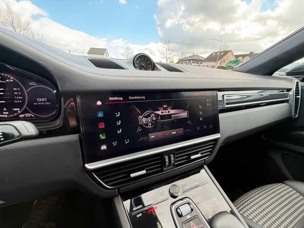 Porsche Cayenne 08/2023-photo-31