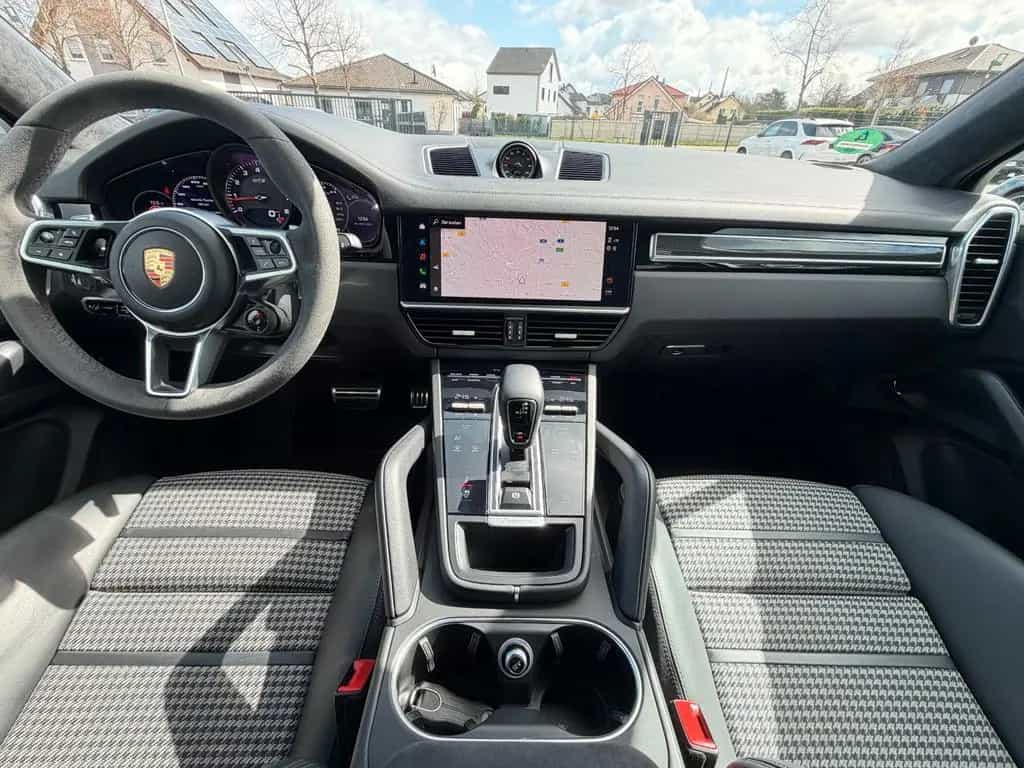 Porsche Cayenne 08/2023-photo-5