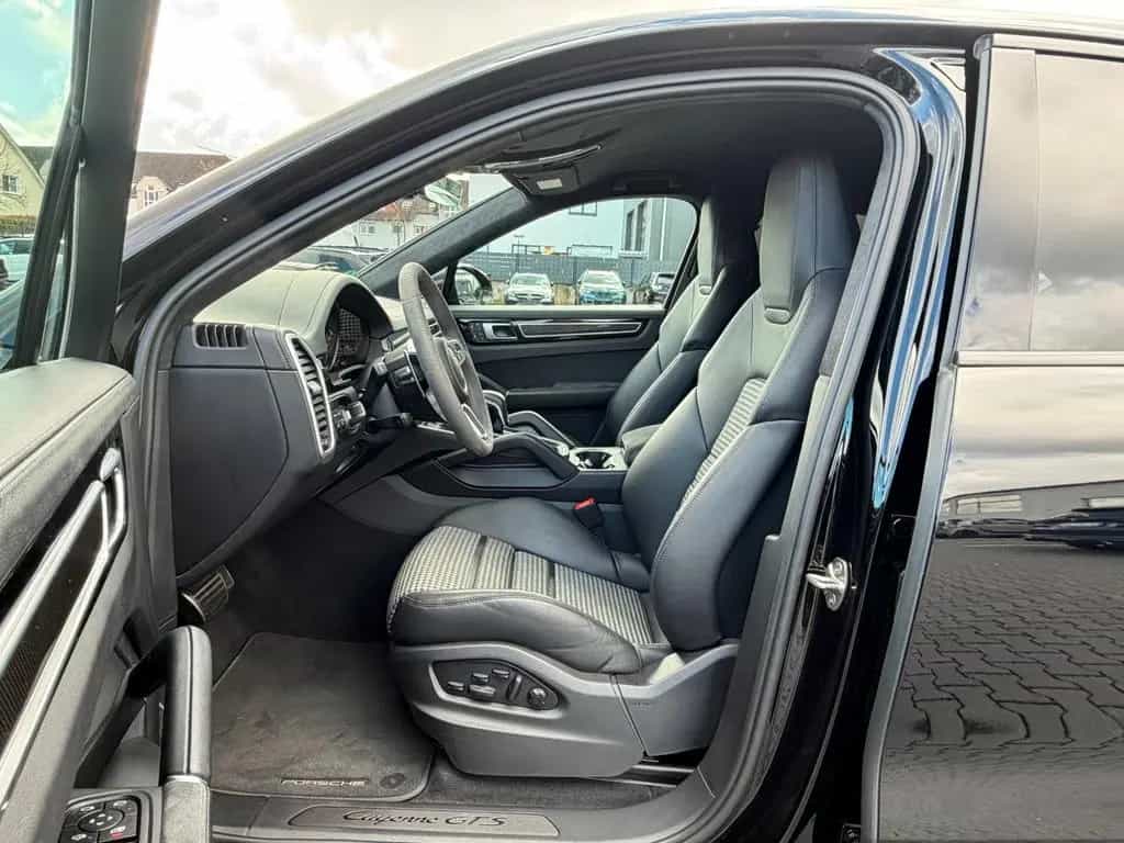 Porsche Cayenne 08/2023-photo-7