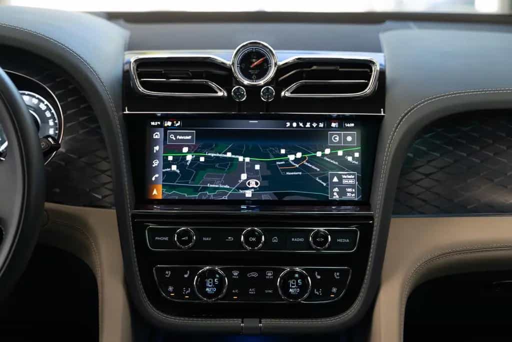 Bentley Bentayga S V8 - Parking Heater 01/2025-photo-17
