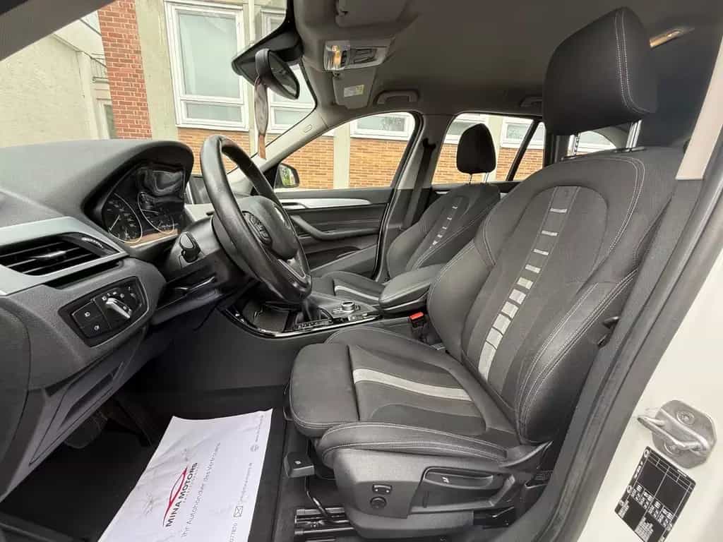 BMW X1 sDrive 18 i Sport Line LED AHK Kamera 4,69% 02/2017-photo-11