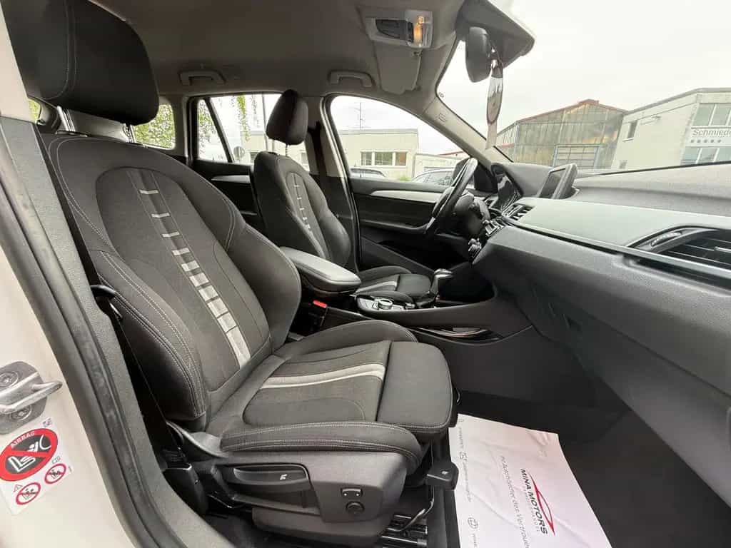BMW X1 sDrive 18 i Sport Line LED AHK Kamera 4,69% 02/2017-photo-12