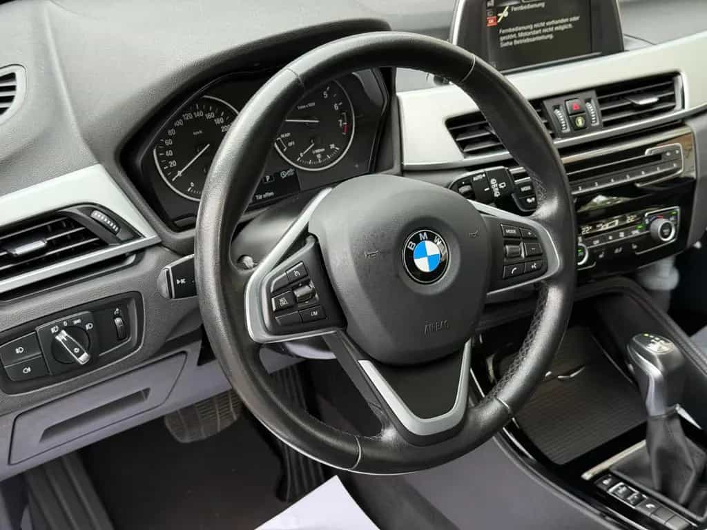 BMW X1 sDrive 18 i Sport Line LED AHK Kamera 4,69% 02/2017-photo-18