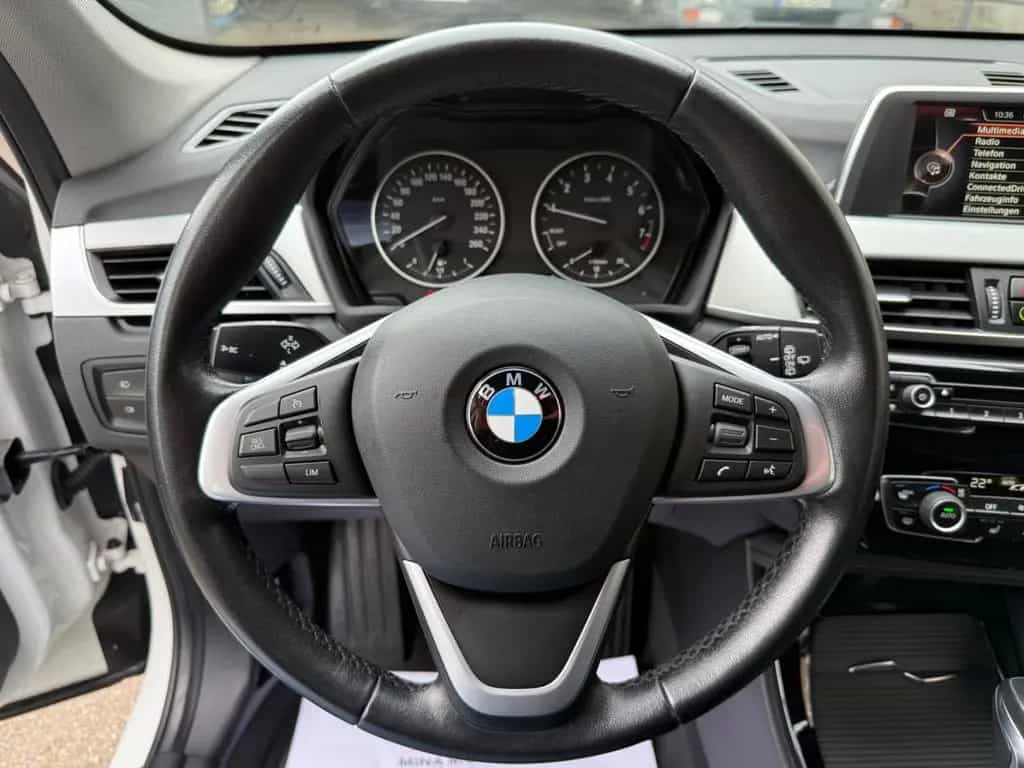 BMW X1 sDrive 18 i Sport Line LED AHK Kamera 4,69% 02/2017-photo-19