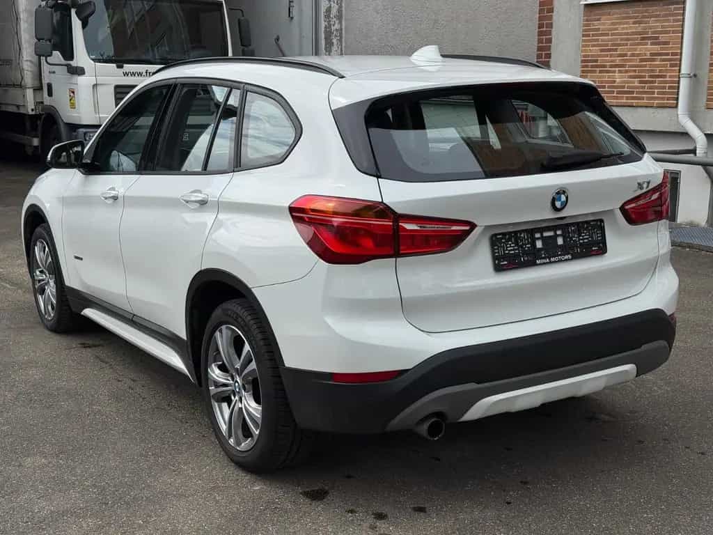 BMW X1 sDrive 18 i Sport Line LED AHK Kamera 4,69% 02/2017-photo-5