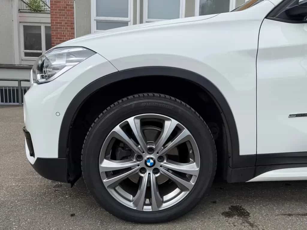 BMW X1 sDrive 18 i Sport Line LED AHK Kamera 4,69% 02/2017-photo-6