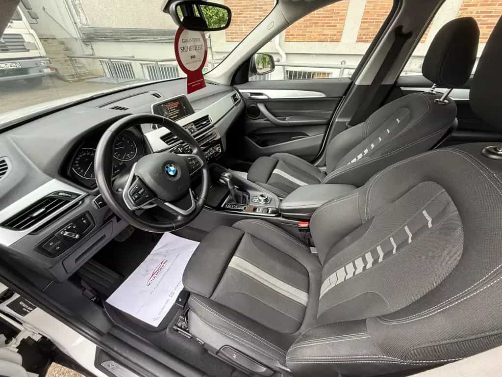 BMW X1 sDrive 18 i Sport Line LED AHK Kamera 4,69% 02/2017-photo-8