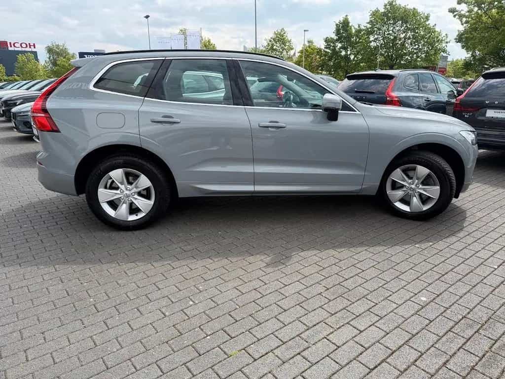 Volvo XC60 B4 Core 2WD 04/2024-photo-10