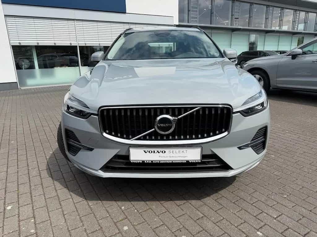Volvo XC60 B4 Core 2WD 04/2024-photo-12