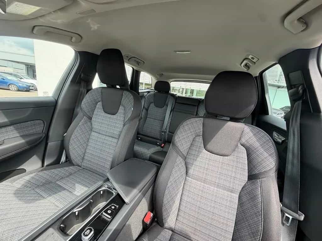Volvo XC60 B4 Core 2WD 04/2024-photo-3