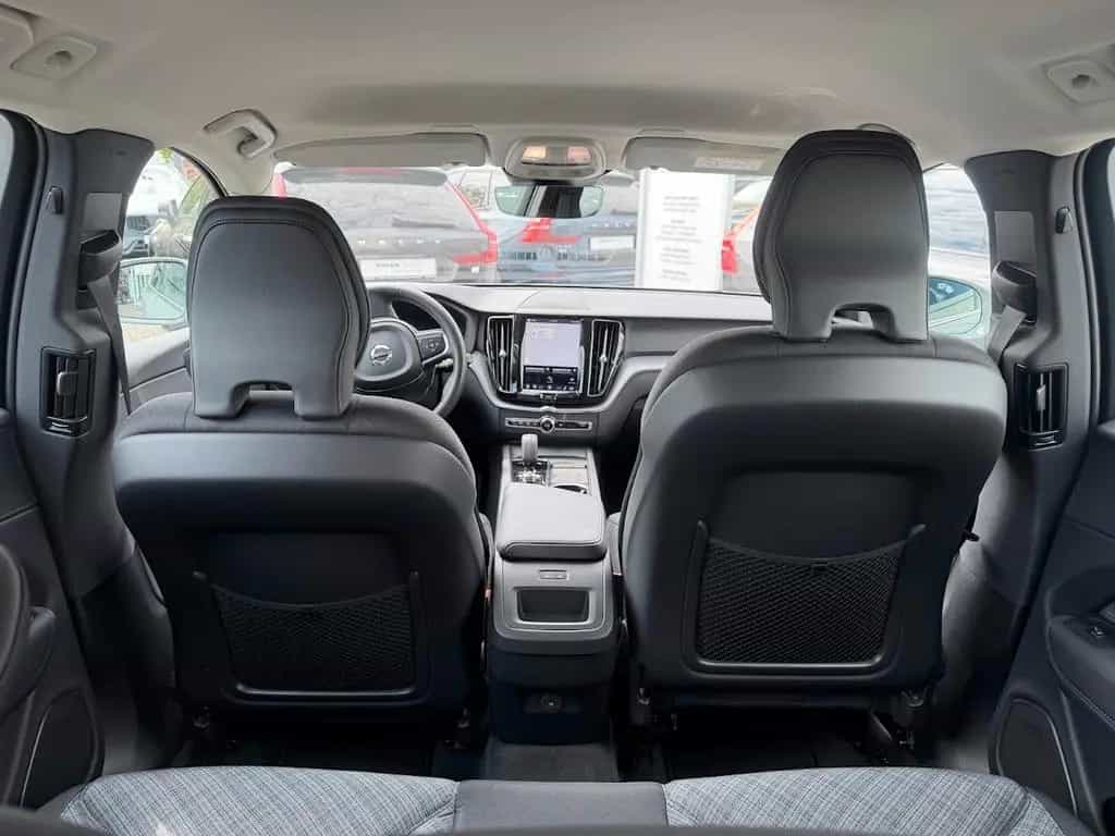 Volvo XC60 B4 Core 2WD 04/2024-photo-8