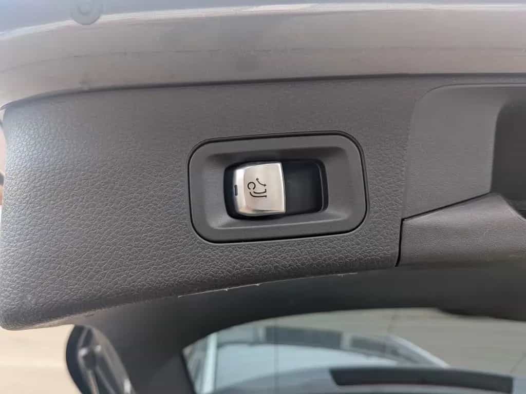 Mercedes-Benz C 250 T-Modell AMG/Leder/AHK/360°Kamera/Comand 08/2016-photo-27