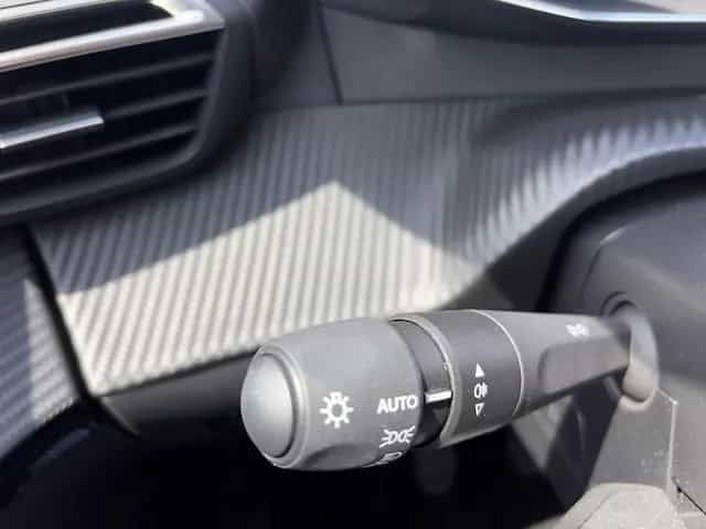 Peugeot 208 Allure Pack 1.2 KAMERA*ACC*VIRTUAL 10/2023-photo-21