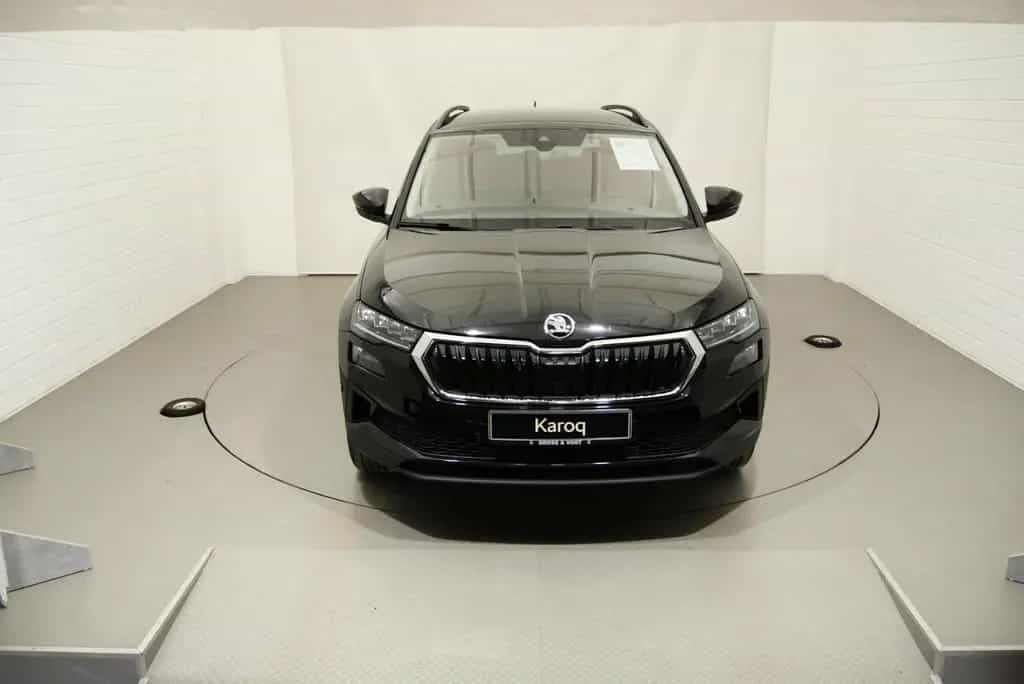 Skoda Karoq Tour 1.5 TSI LED PDC SHZ NAV 04/2022-photo-1