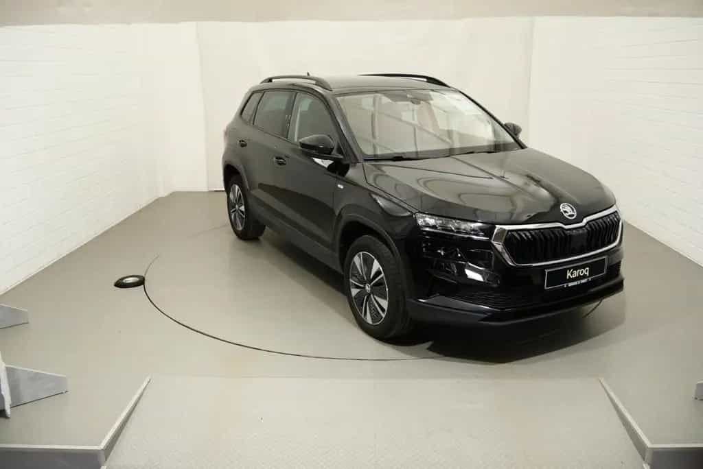Skoda Karoq Tour 1.5 TSI LED PDC SHZ NAV 04/2022-photo-2