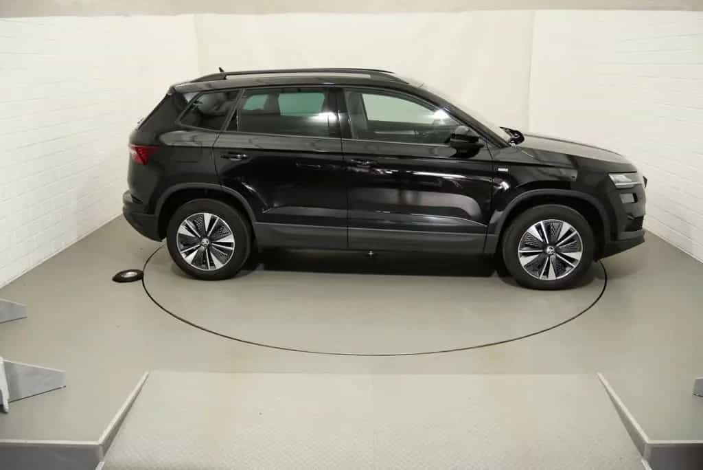Skoda Karoq Tour 1.5 TSI LED PDC SHZ NAV 04/2022-photo-3