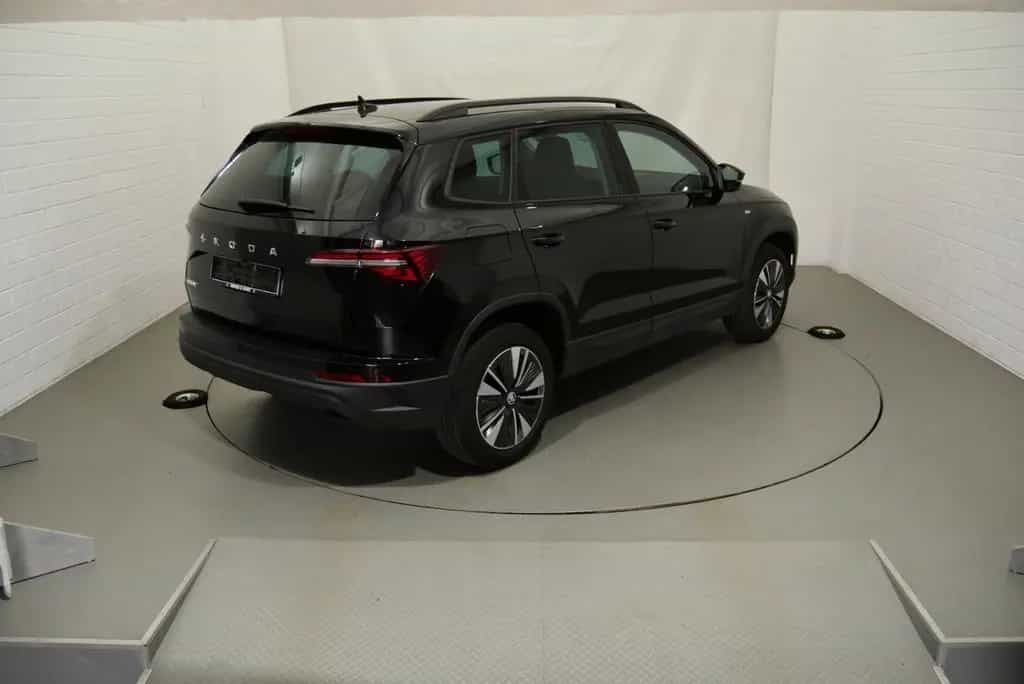 Skoda Karoq Tour 1.5 TSI LED PDC SHZ NAV 04/2022-photo-4