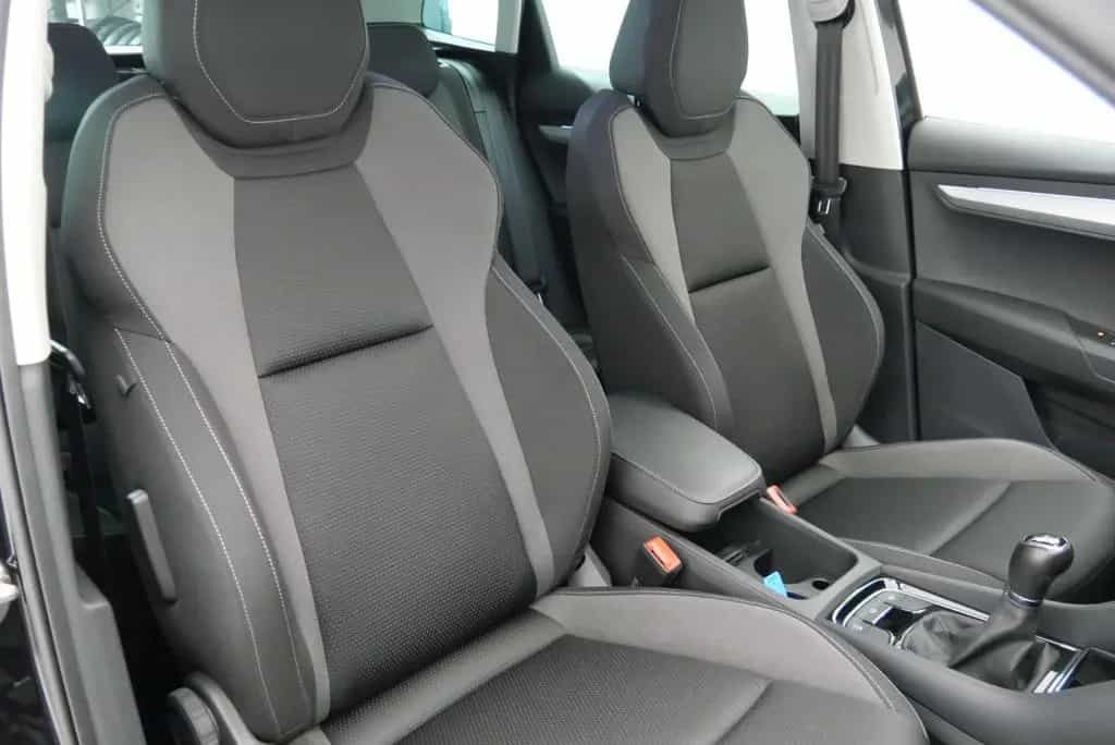 Skoda Karoq Tour 1.5 TSI LED PDC SHZ NAV 04/2022-photo-8