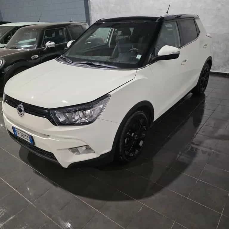 Ssangyong Tivoli 1.6d NEOPATENTATI 09/2016-photo-1