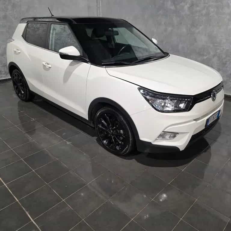 Ssangyong Tivoli 1.6d NEOPATENTATI 09/2016-photo-2