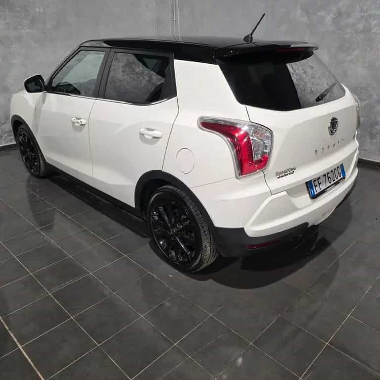 Ssangyong Tivoli 1.6d NEOPATENTATI 09/2016-photo-3