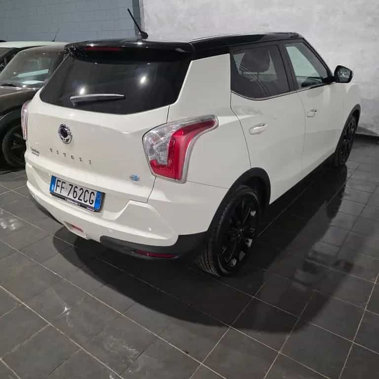 Ssangyong Tivoli 1.6d NEOPATENTATI 09/2016-photo-6