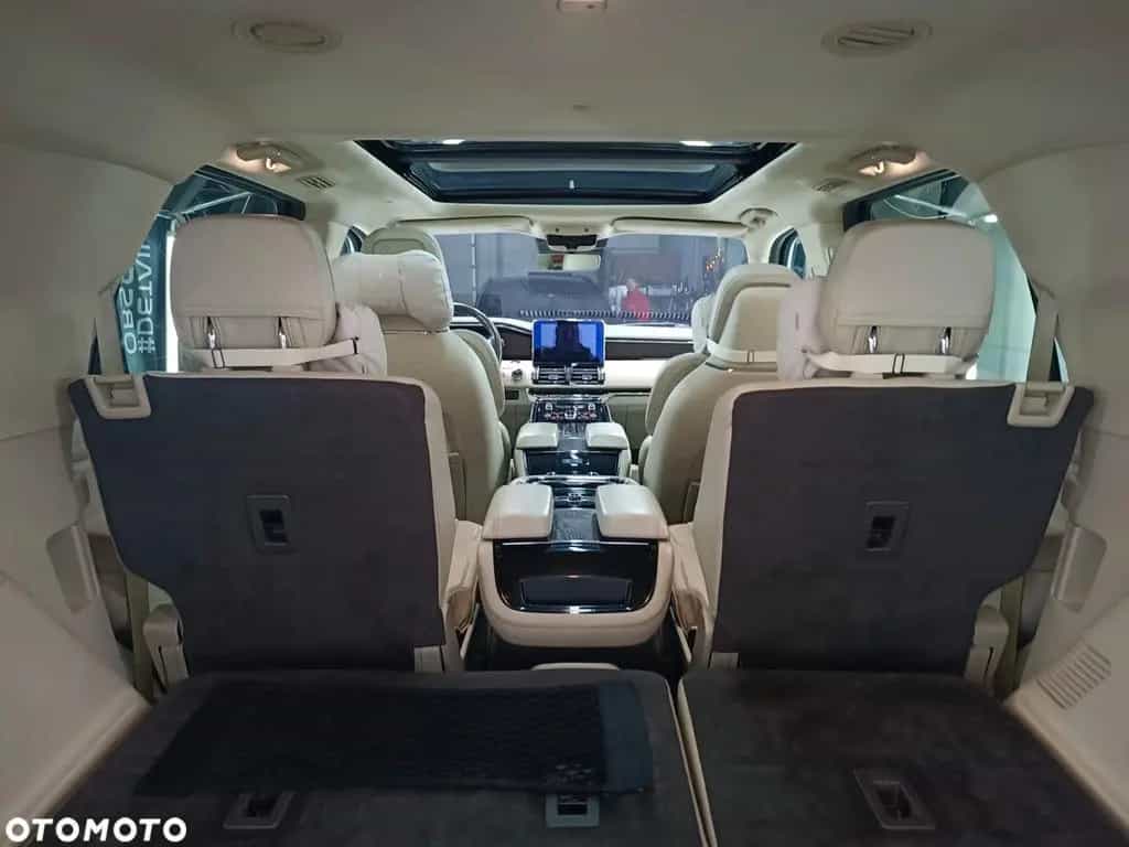 Lincoln Navigator 04/2018-photo-10