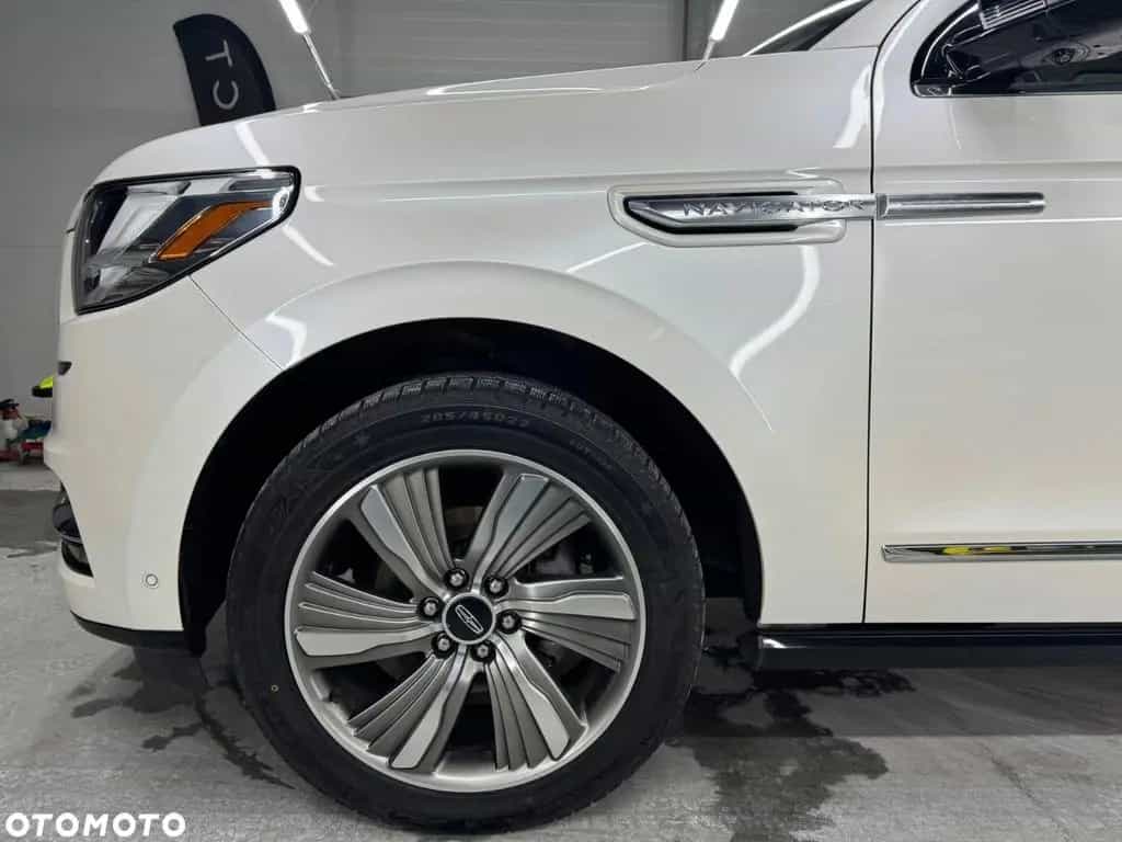Lincoln Navigator 04/2018-photo-2
